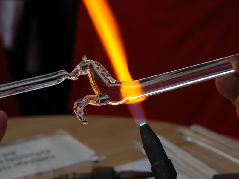 What to Expect at a London Glass Art Class